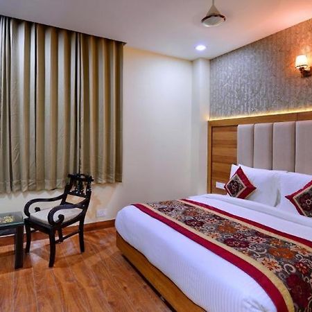 אמריצר Hotel White מראה חיצוני תמונה