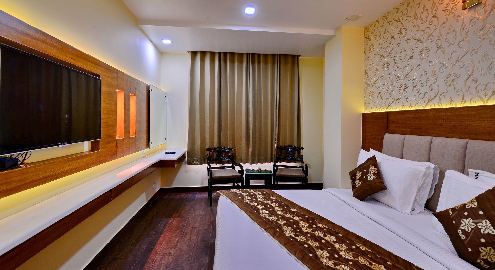 אמריצר Hotel White מראה חיצוני תמונה
