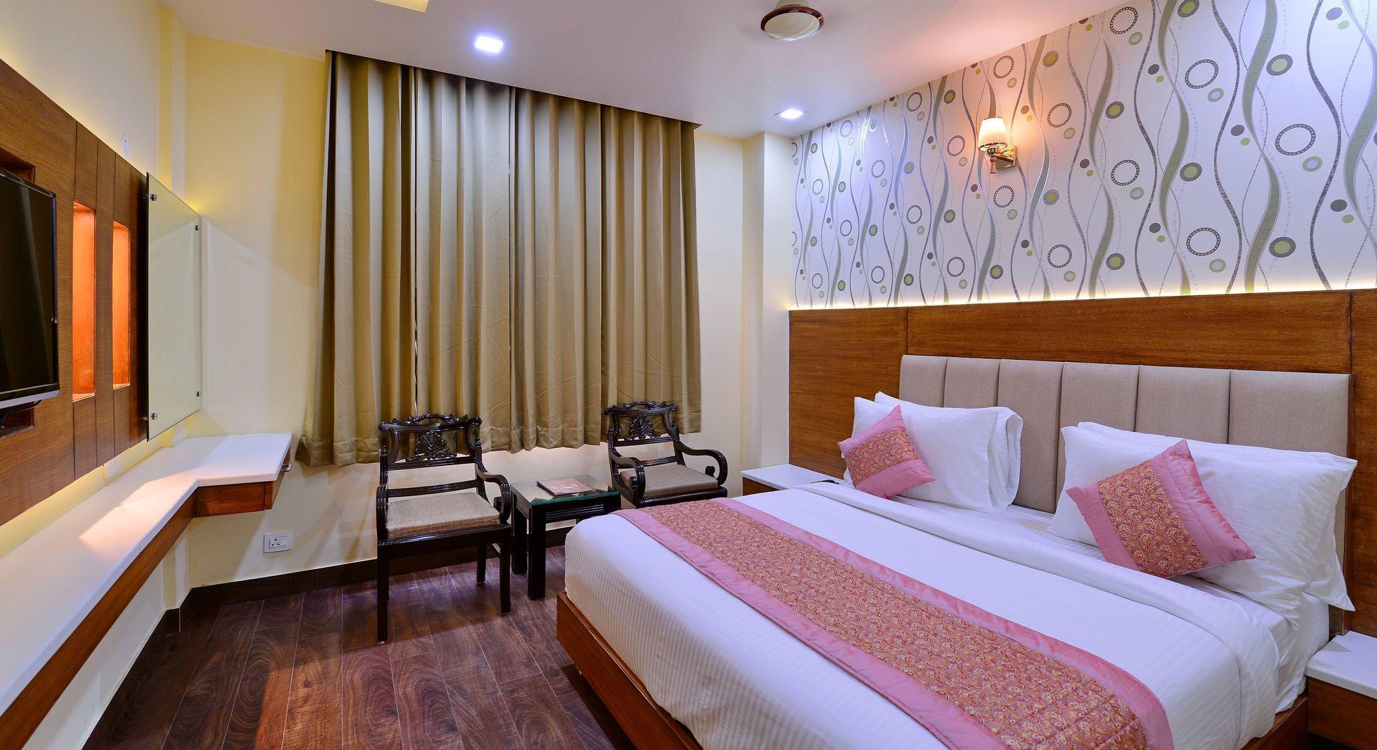 אמריצר Hotel White מראה חיצוני תמונה