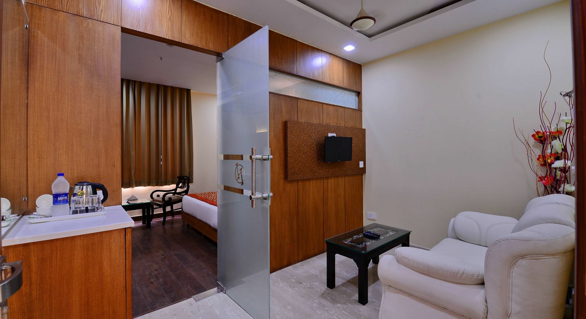 אמריצר Hotel White מראה חיצוני תמונה